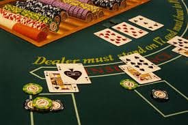 Antarmuka aplikasi macauslot188 menampilkan menu permainan live dealer dan opsi deposit QRIS